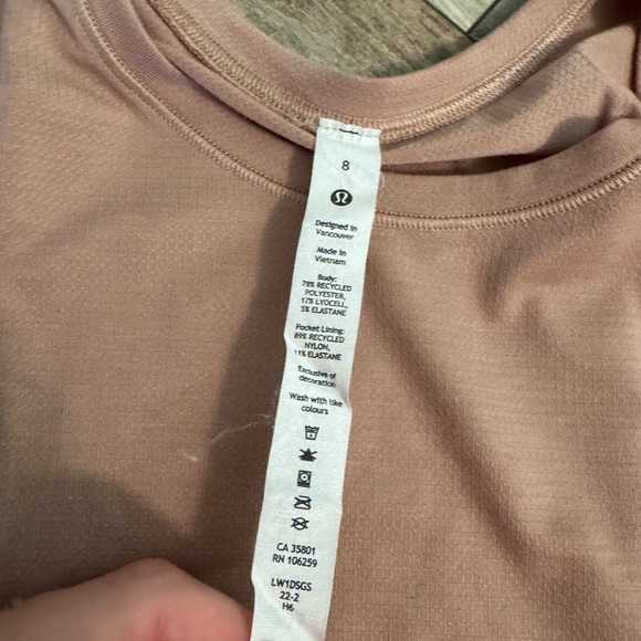 Lululemon Hiking Tank Top - Picture 3 of 3